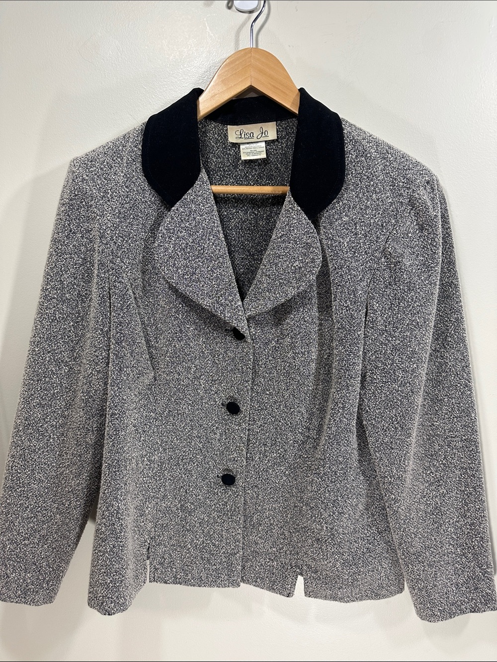 Lisa Jo 90's Grey Textured Knit Grey Jacket with Black Velvet Collar 15/16
